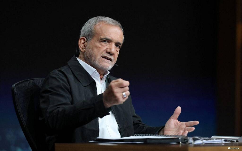 الرئيس-الإيراني-يعتذر-لدول-الجوار-ويعلن-عدم-استهدافها-بالصواريخ